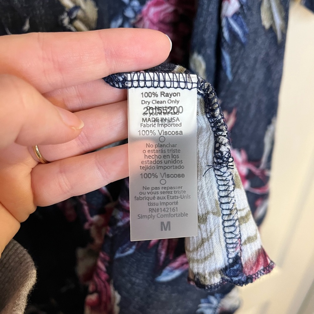 Lightweight Floral Long Kimono - Picture 5 of 6